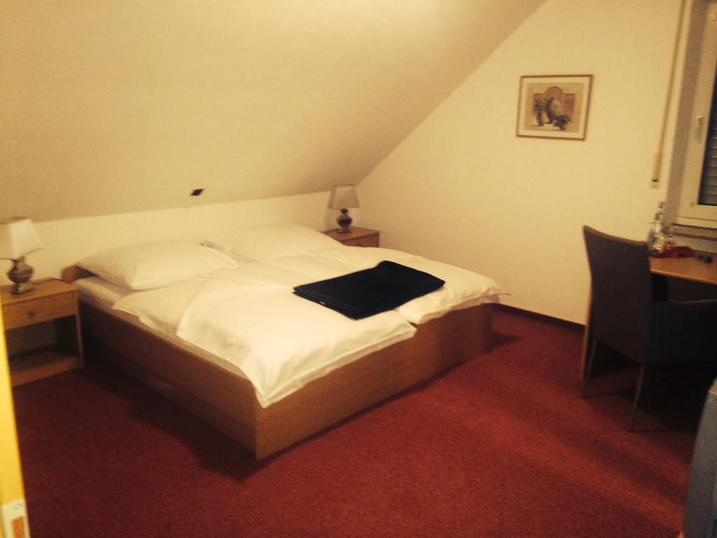 Hotel Friesenhof Westoverledingen Номер фото